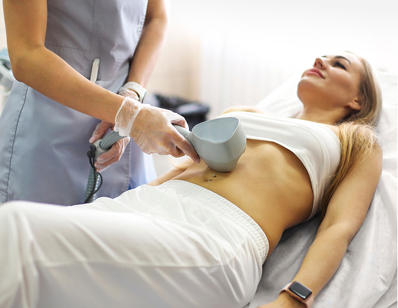 Medpsa client receiving body contouring service booked through the best medical spa software